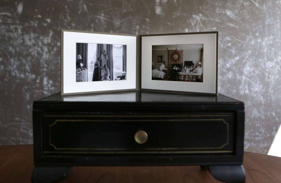 Print delivery presentation for photographers with a client folio