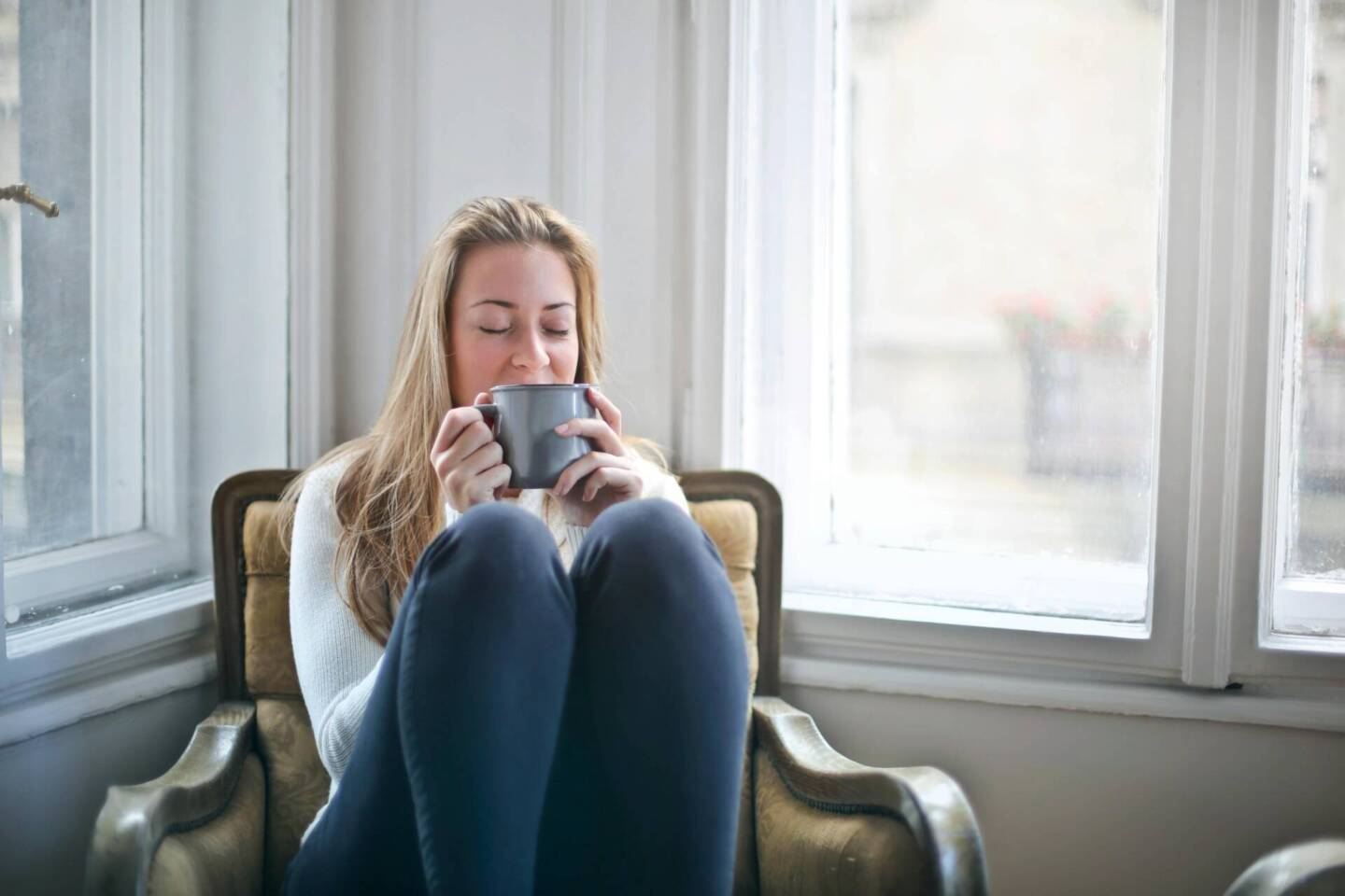 a wedding photographer relaxing drinking a tea.